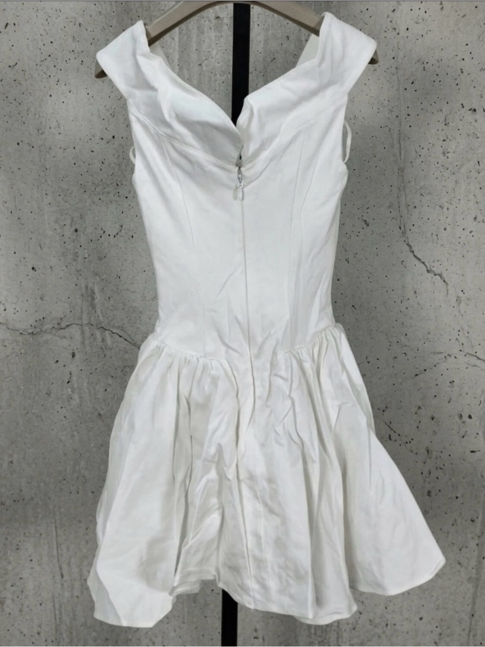 HOUSE OF CB 'Elida'White Twill Off Shoulder Mini Dress/Size XSmall US2-4 $269 - Picture 12 of 14